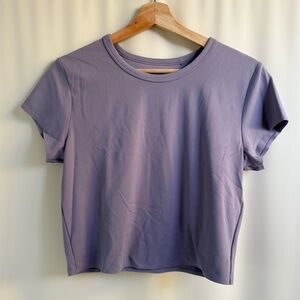 Uniqlo Women's Short Sleeve Tee in Soft Purple